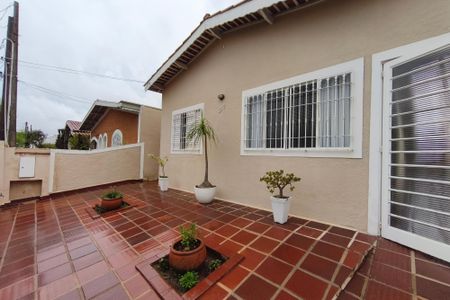 Casa à venda com 160m², 3 quartos e 2 vagas Casa à venda com 160m², 3 quartos e 2 vagasQuintal