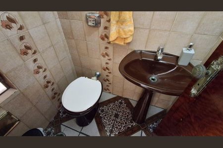 Casa à venda com 168m², 4 quartos e 2 vagas Casa à venda com 168m², 4 quartos e 2 vagasLavabo