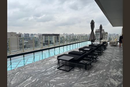 Apartamento à venda com 28m², 1 quarto e sem vagaÁrea comum - Piscina