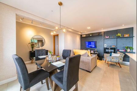 Apartamento à venda com 80m², 2 quartos e 2 vagasSala