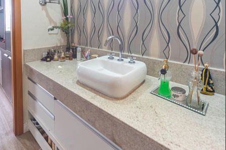 Apartamento à venda com 80m², 2 quartos e 2 vagasBanheiro do Quarto 2