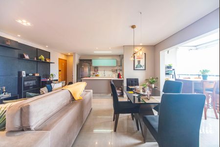 Apartamento à venda com 80m², 2 quartos e 2 vagasSala