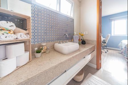 Apartamento à venda com 80m², 2 quartos e 2 vagasBanheiro Social