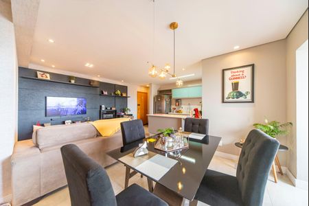 Apartamento à venda com 80m², 2 quartos e 2 vagasSala