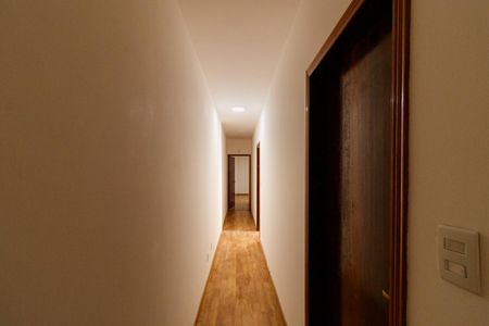 Casa para alugar com 450m², 4 quartos e 2 vagasCorredor dos Quartos