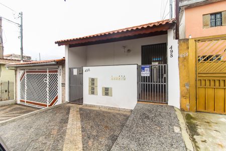 Casa para alugar com 45m², 2 quartos e sem vagaFachada + Placa