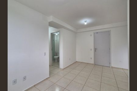 Sala  de apartamento para alugar com 2 quartos, 48m² em Barra da Tijuca, Rio de Janeiro
