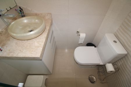 Apartamento à venda com 71m², 2 quartos e sem vagaBanheiro