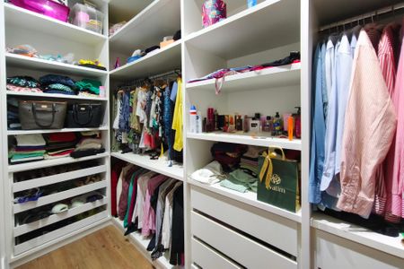 Casa à venda com 325m², 3 quartos e 2 vagasCloset Suíte