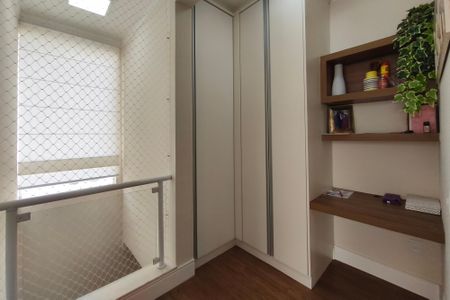 Casa à venda com 325m², 3 quartos e 2 vagasCorredor