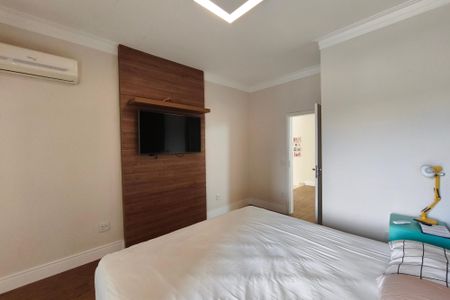 Casa à venda com 325m², 3 quartos e 2 vagasQuarto Suíte