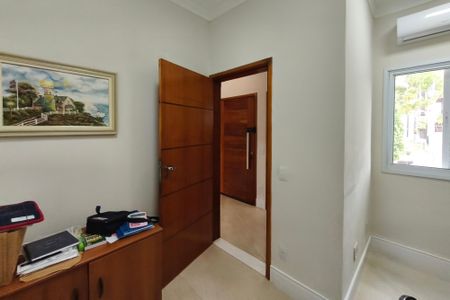 Casa à venda com 325m², 3 quartos e 2 vagasEscritório