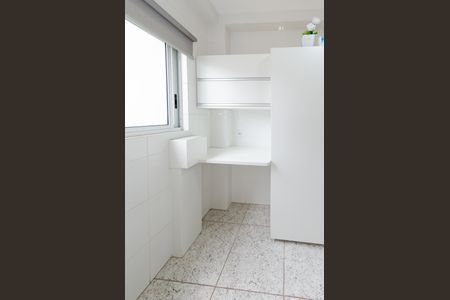 Área de serviço de apartamento para alugar com 2 quartos, 50m² em Havaí, Belo Horizonte