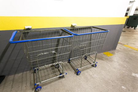 Apartamento à venda com 34m², 2 quartos e sem vaga Apartamento à venda com 34m², 2 quartos e sem vagaÁrea comum - Carros de Compras