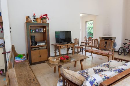 Casa de condomínio à venda com 276m², 3 quartos e 4 vagasSala