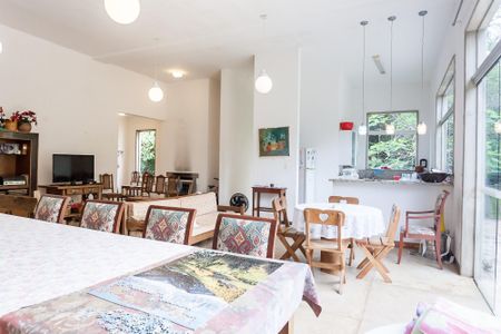 Casa de condomínio à venda com 276m², 3 quartos e 4 vagasSala