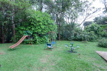 Casa de condomínio à venda com 276m², 3 quartos e 4 vagasQuintal