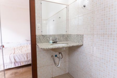 Casa de condomínio à venda com 276m², 3 quartos e 4 vagasBanheiro suíte