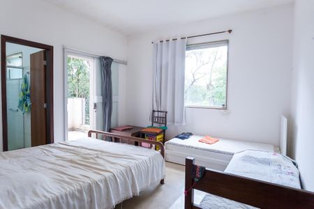 Casa de condomínio à venda com 276m², 3 quartos e 4 vagasSuíte