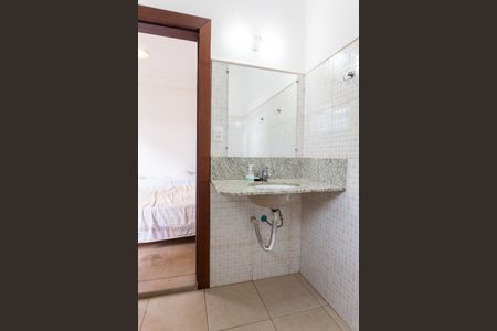 Casa de condomínio à venda com 276m², 3 quartos e 4 vagasBanheiro suíte