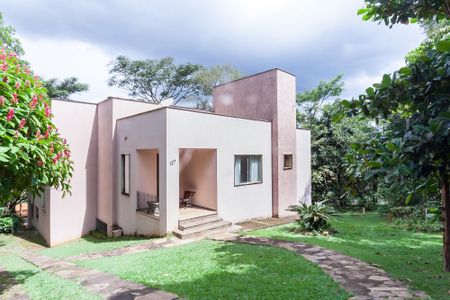 Casa de condomínio à venda com 276m², 3 quartos e 4 vagasFachada