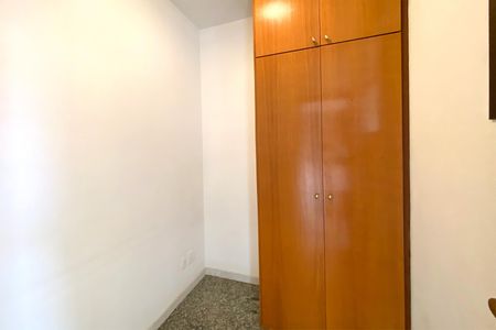 Apartamento à venda com 140m², 4 quartos e 3 vagas Apartamento à venda com 140m², 4 quartos e 3 vagasQuarto de Serviço