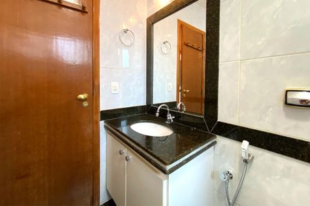 Apartamento à venda com 140m², 4 quartos e 3 vagas Apartamento à venda com 140m², 4 quartos e 3 vagasBanheiro