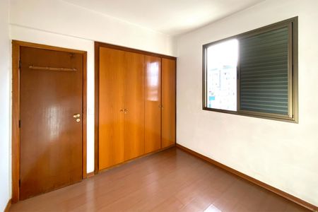 Apartamento à venda com 140m², 4 quartos e 3 vagas Apartamento à venda com 140m², 4 quartos e 3 vagasQuarto 3