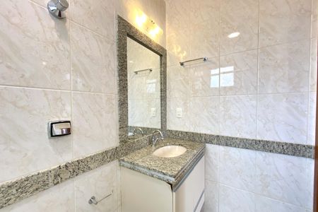 Apartamento à venda com 140m², 4 quartos e 3 vagas Apartamento à venda com 140m², 4 quartos e 3 vagasBanheiro da Suíte 1