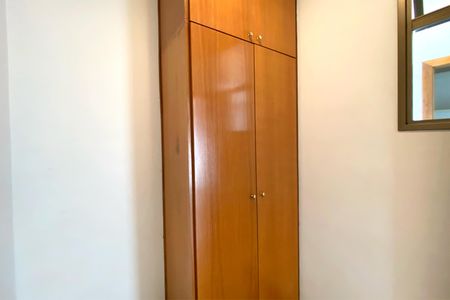 Apartamento à venda com 140m², 4 quartos e 3 vagas Apartamento à venda com 140m², 4 quartos e 3 vagasQuarto de Serviço