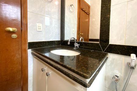 Apartamento à venda com 140m², 4 quartos e 3 vagas Apartamento à venda com 140m², 4 quartos e 3 vagasBanheiro