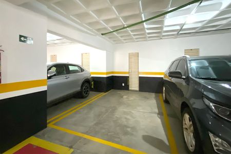 Apartamento à venda com 140m², 4 quartos e 3 vagas Apartamento à venda com 140m², 4 quartos e 3 vagasVaga 1