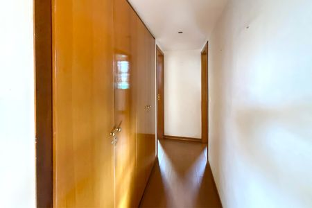 Apartamento à venda com 140m², 4 quartos e 3 vagas Apartamento à venda com 140m², 4 quartos e 3 vagasCorredor