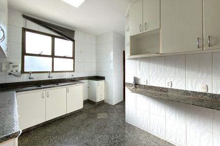 Apartamento à venda com 140m², 4 quartos e 3 vagas Apartamento à venda com 140m², 4 quartos e 3 vagasCozinha
