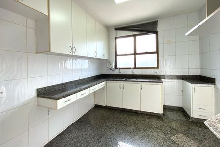 Apartamento à venda com 140m², 4 quartos e 3 vagas Apartamento à venda com 140m², 4 quartos e 3 vagasCozinha