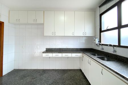 Apartamento à venda com 140m², 4 quartos e 3 vagas Apartamento à venda com 140m², 4 quartos e 3 vagasCozinha