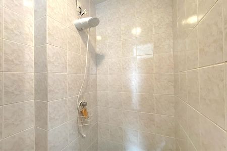 Apartamento à venda com 140m², 4 quartos e 3 vagas Apartamento à venda com 140m², 4 quartos e 3 vagasBanheiro de serviço