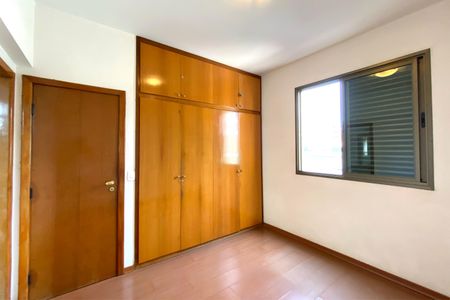 Apartamento à venda com 140m², 4 quartos e 3 vagas Apartamento à venda com 140m², 4 quartos e 3 vagasSuite 1