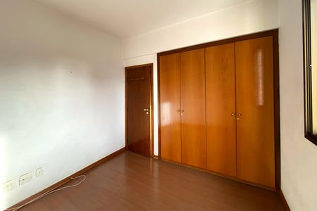 Apartamento à venda com 140m², 4 quartos e 3 vagas Apartamento à venda com 140m², 4 quartos e 3 vagasQuarto 3