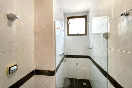 Apartamento à venda com 140m², 4 quartos e 3 vagas Apartamento à venda com 140m², 4 quartos e 3 vagasBanheiro