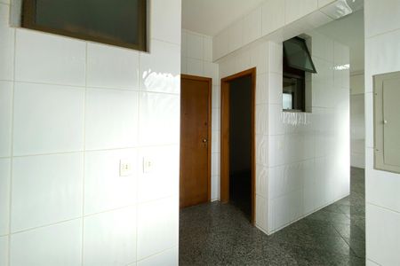 Apartamento à venda com 140m², 4 quartos e 3 vagas Apartamento à venda com 140m², 4 quartos e 3 vagasÁrea de Serviço