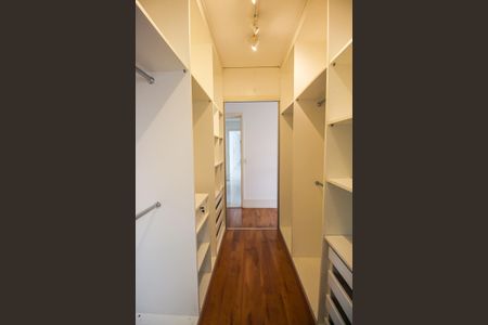 Apartamento à venda com 163m², 3 quartos e 3 vagasCloset da suíte 1