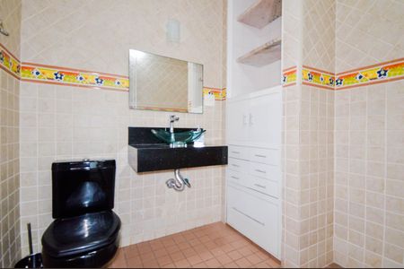 Casa à venda com 170m², 3 quartos e 2 vagasBanheiro Social