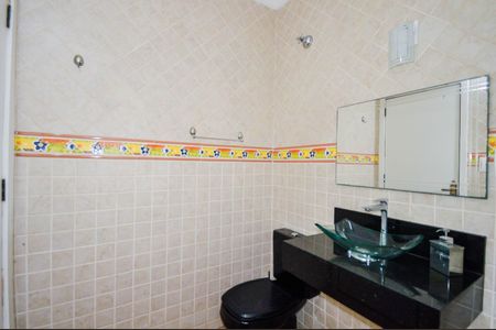 Casa à venda com 170m², 3 quartos e 2 vagasBanheiro Social