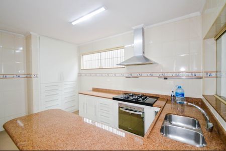 Casa à venda com 170m², 3 quartos e 2 vagasCozinha