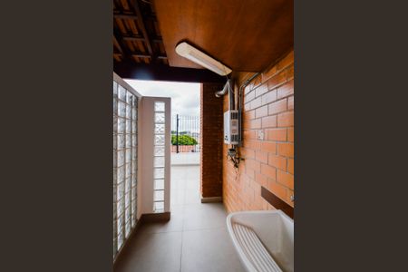 Casa à venda com 170m², 3 quartos e 2 vagasÁrea de Serviço