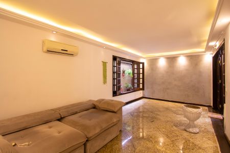 Sala de casa para alugar com 3 quartos, 390m² em Barro Vermelho, São Gonçalo