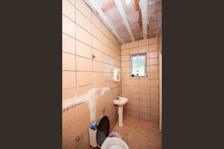 Banheiro da Suíte de casa para alugar com 3 quartos, 460m² em Tropical, Contagem