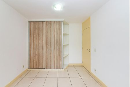 Apartamento à venda com 90m², 3 quartos e 2 vagasQuarto 2