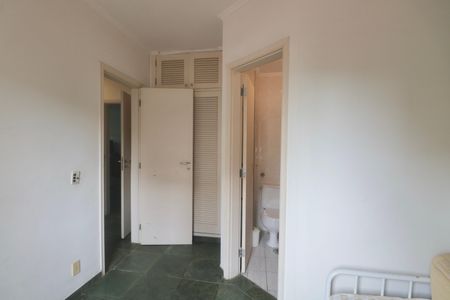 Apartamento para alugar com 130m², 3 quartos e 1 vaga Apartamento para alugar com 130m², 3 quartos e 1 vagaQuarto